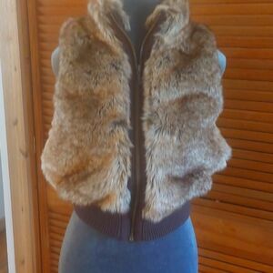 Copper Key by Dillard's girls size 10/12 faux sleeveless zipper front vest